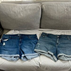 Old navy Jean shorts. Mid rise.